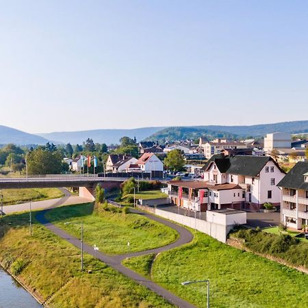Hotel Straubs Schoene Aussicht كلينغنبرغ آم ماين المظهر الخارجي الصورة