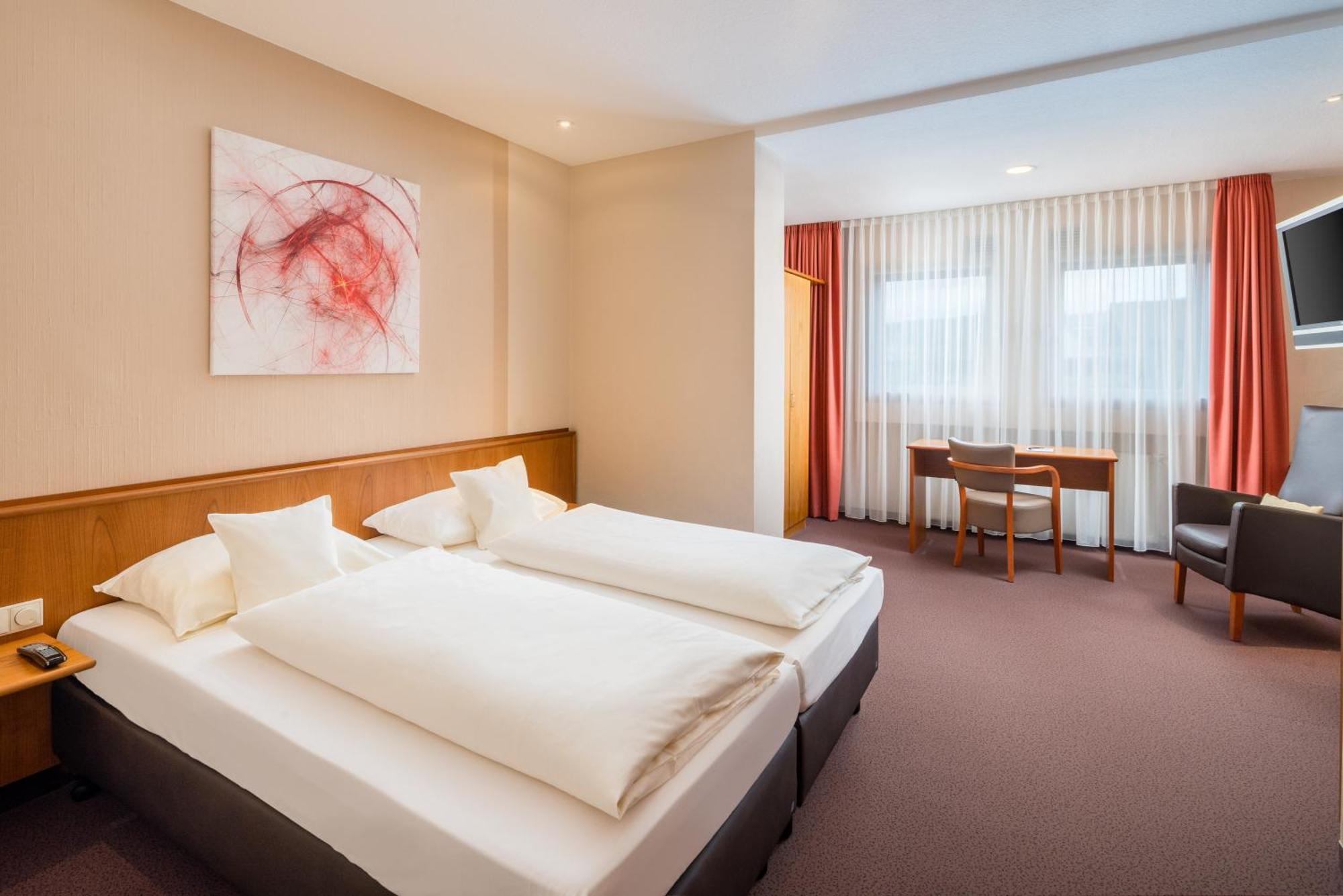 Hotel Straubs Schoene Aussicht كلينغنبرغ آم ماين المظهر الخارجي الصورة