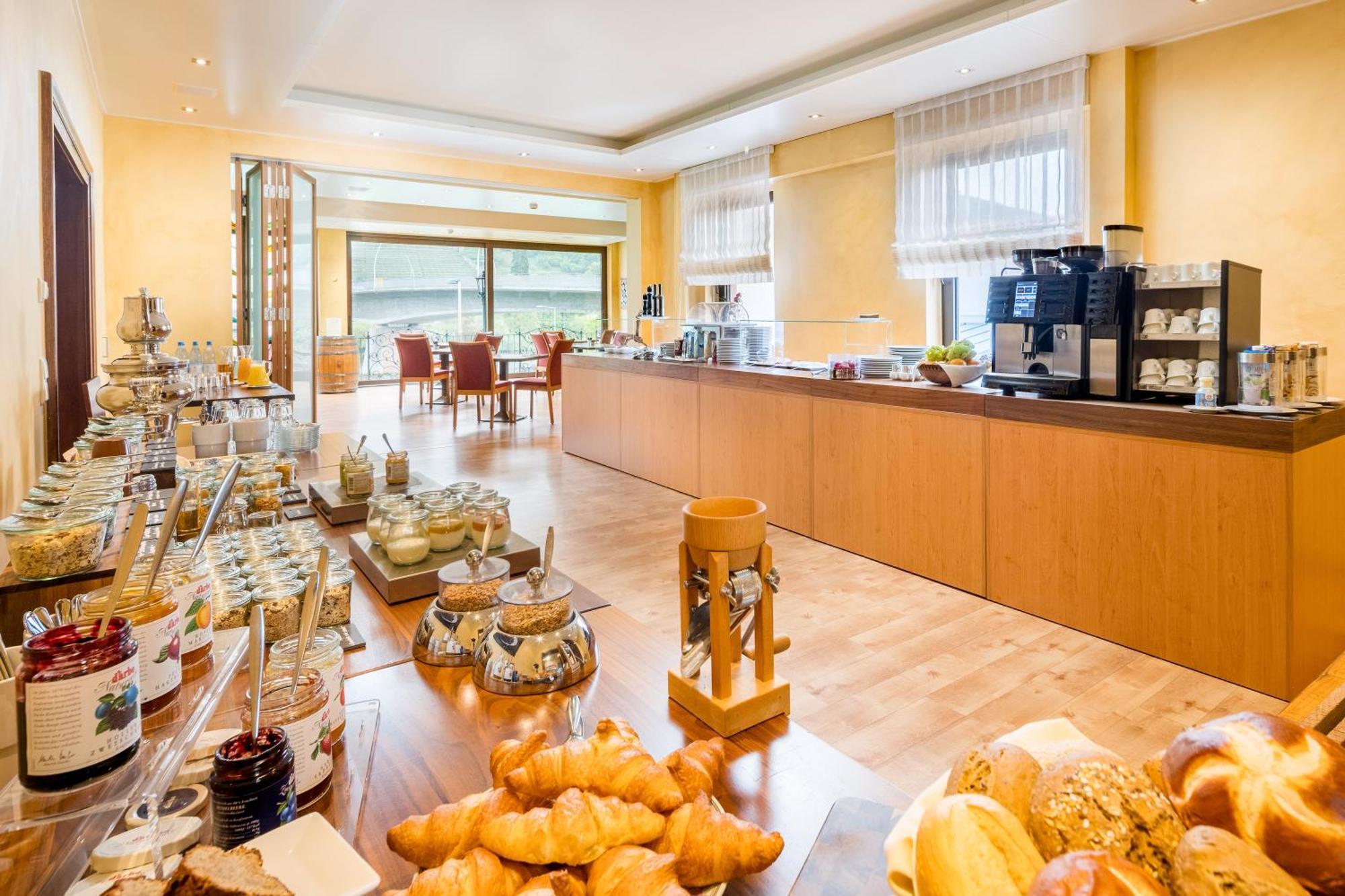 Hotel Straubs Schoene Aussicht كلينغنبرغ آم ماين المظهر الخارجي الصورة