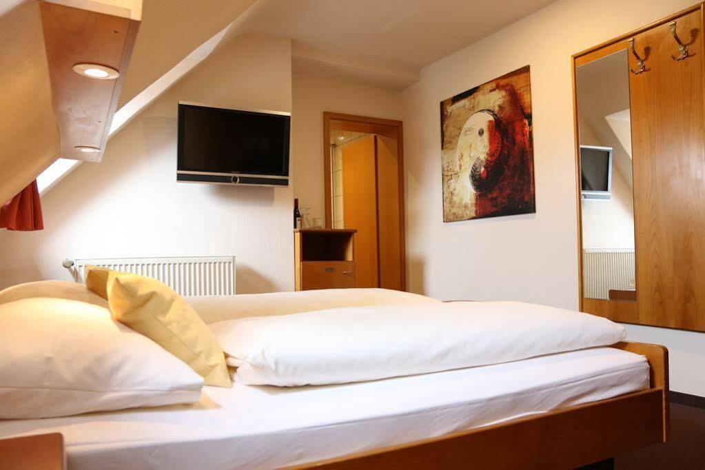 Hotel Straubs Schoene Aussicht كلينغنبرغ آم ماين المظهر الخارجي الصورة